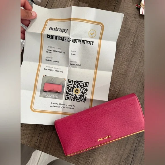 Prada Red Wallet with Gold Chain - Picture 2 of 9